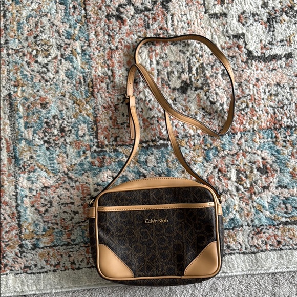 Calvin Klein Handbags - NWOT- Calvin Klein Shoulder Crossbody Bag